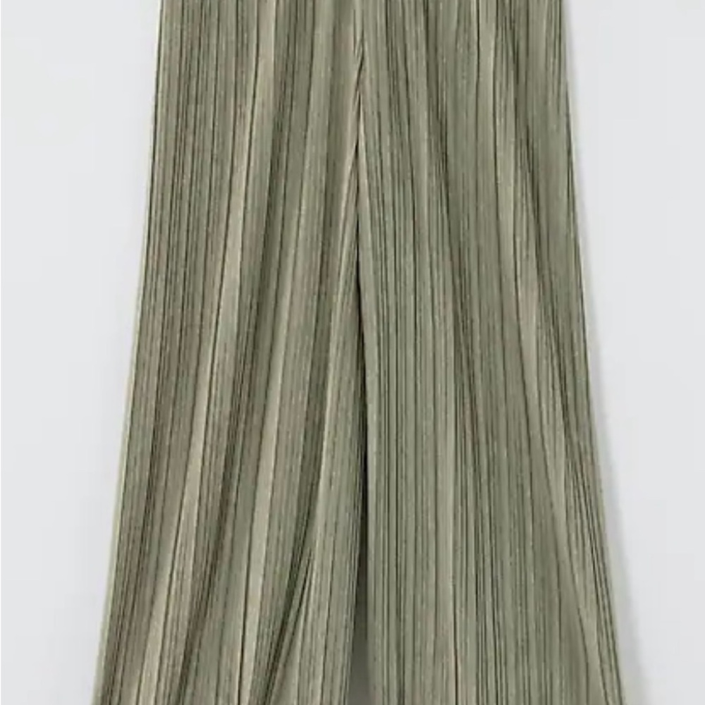 Elegant Dark Thyme Heather Green Pleated Crop Pants